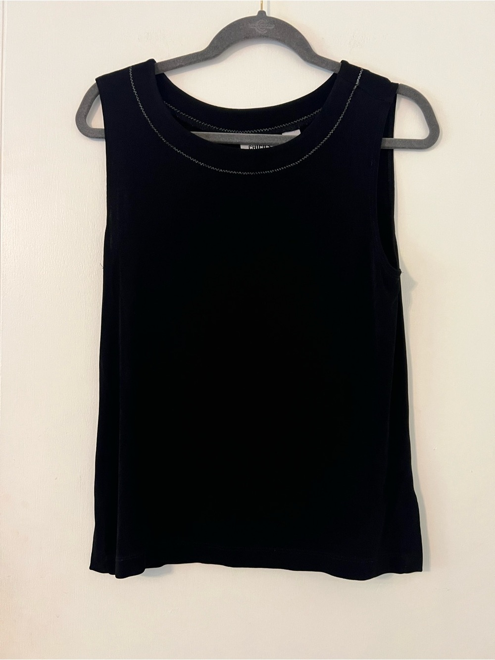 Chico’s Travelers Black Sleeveless Tank Top size 1 (US M) (L126)